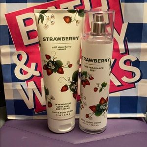 Bath & Body Works Strawberry Set
